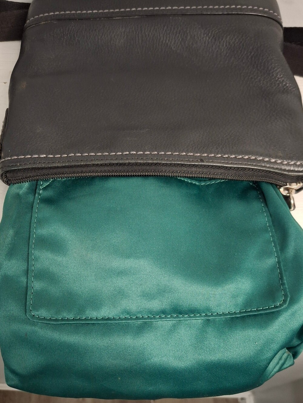 Coach Black Pebbled Leather Crossbody Bag w/ Turnlock  Pocket Messenger EUC - Picture 6 of 6